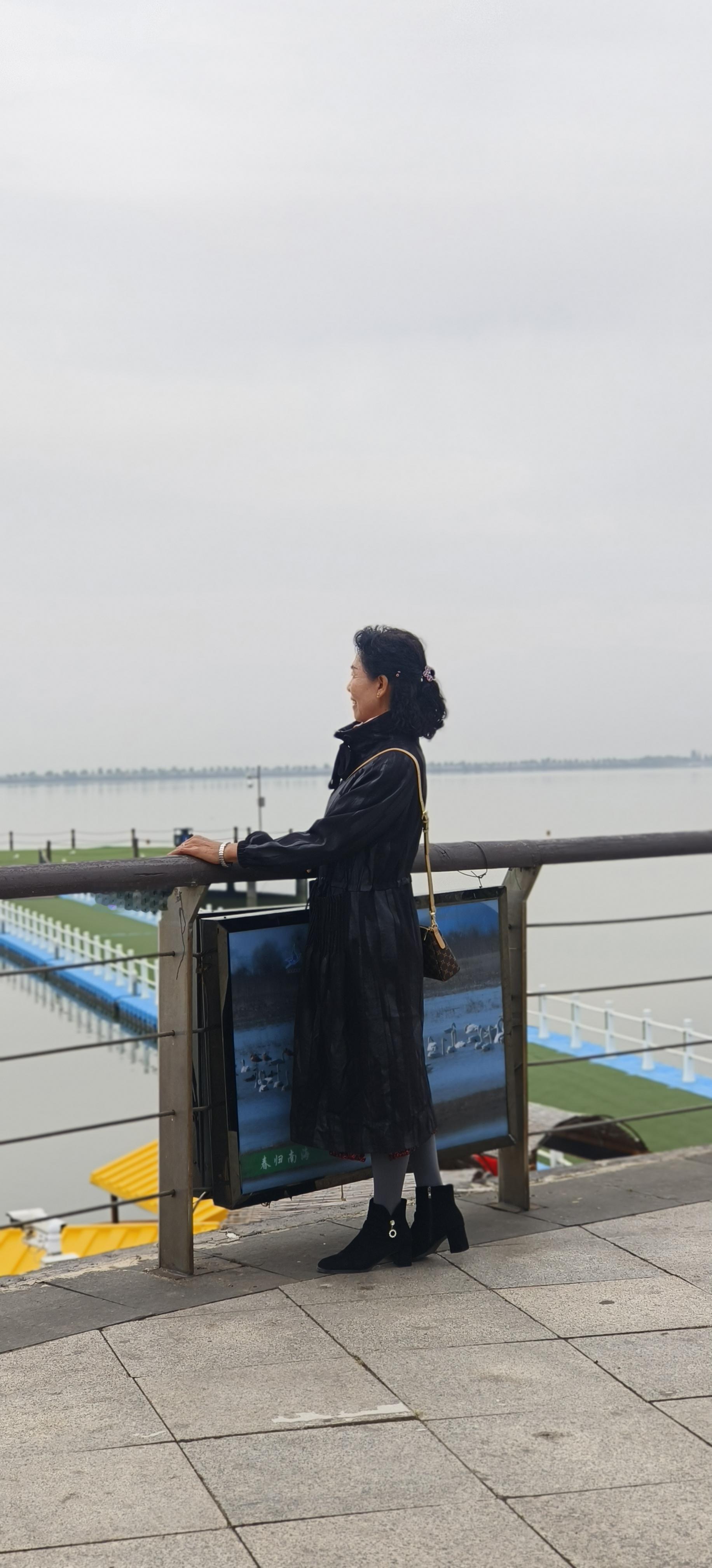 努力做一位气质优雅的女人[比心]