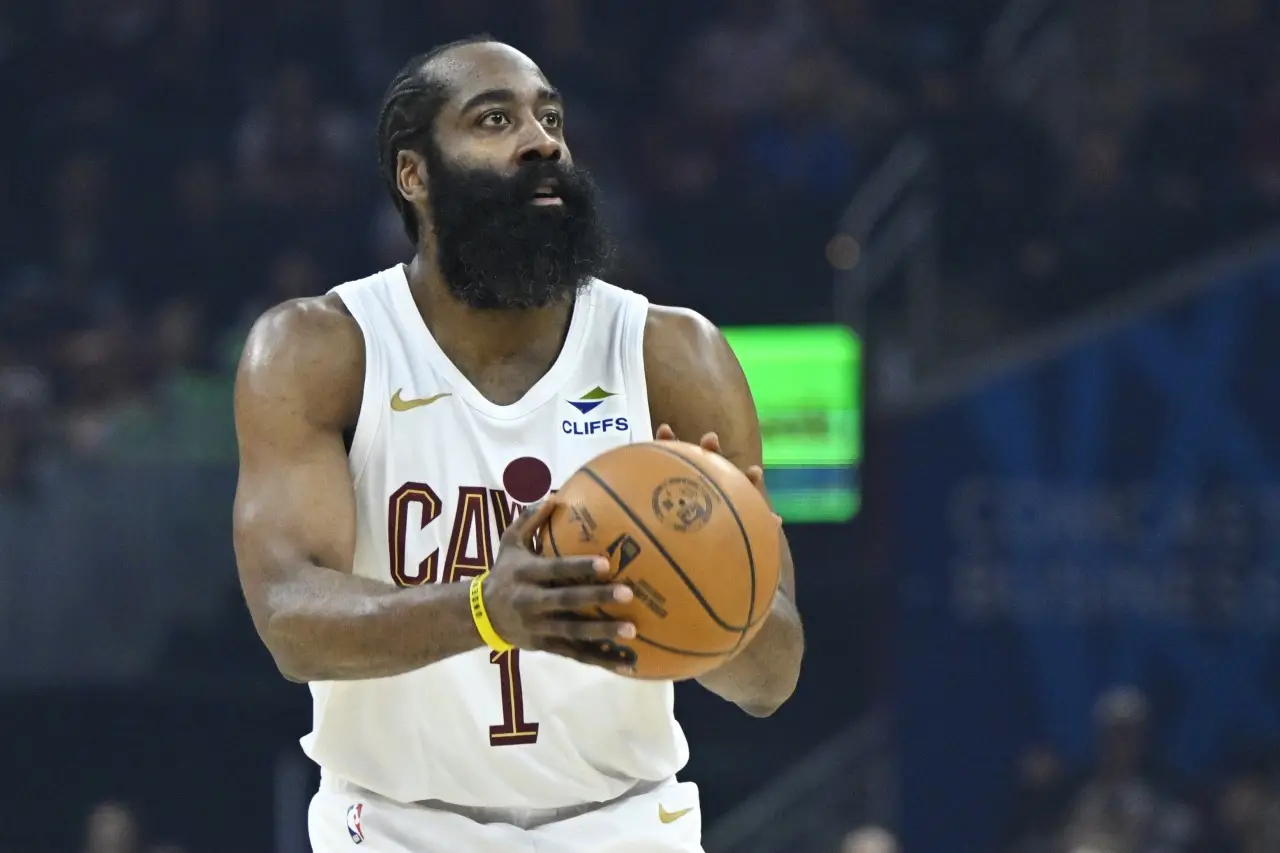 哈登近5年天王山（2-2平后的G5）场均10.8分，命中率28.8%...