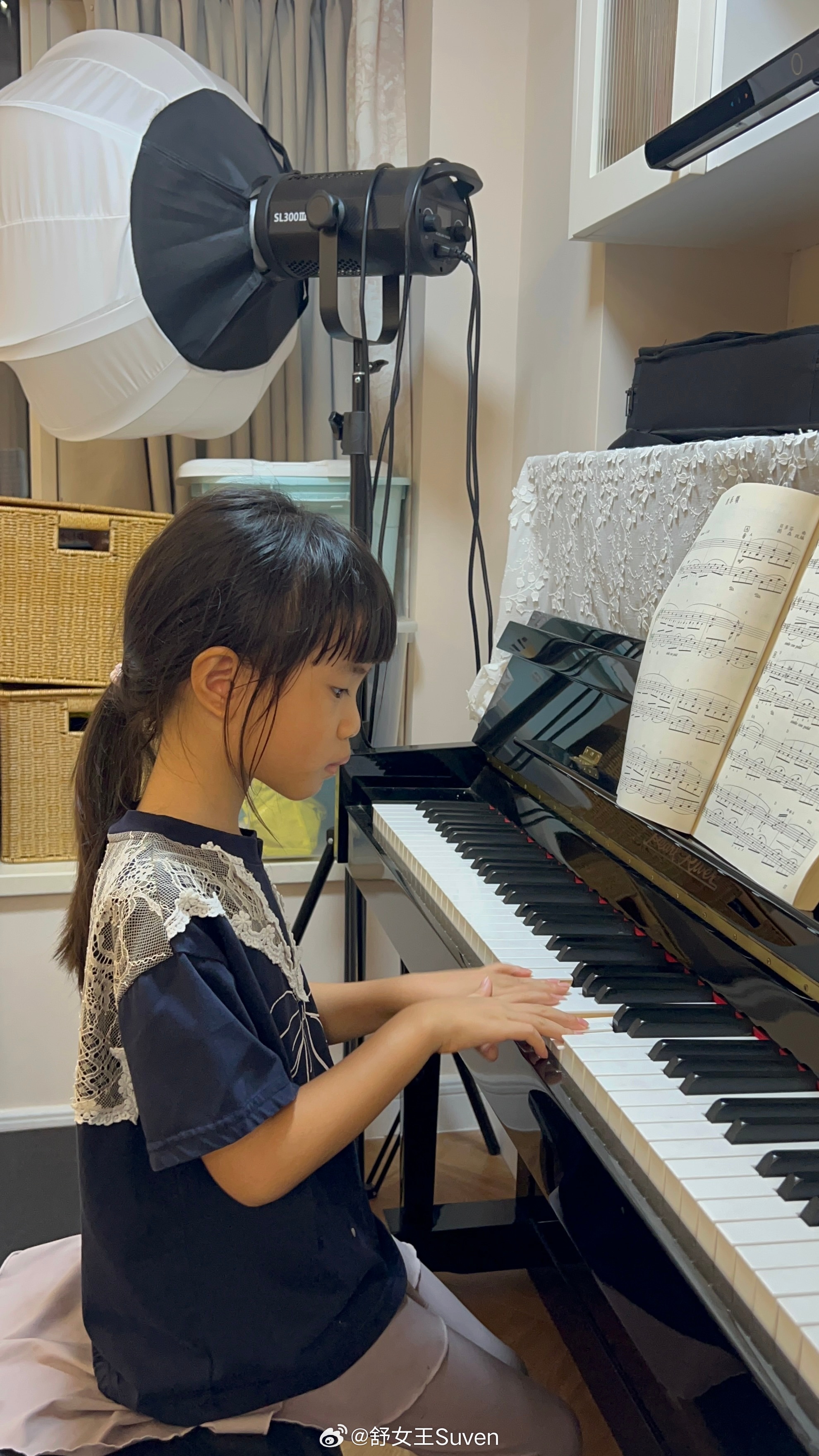 我女儿说要学音乐，小提琴🎻太难她学钢琴🎹  我……作为一个学了十几...