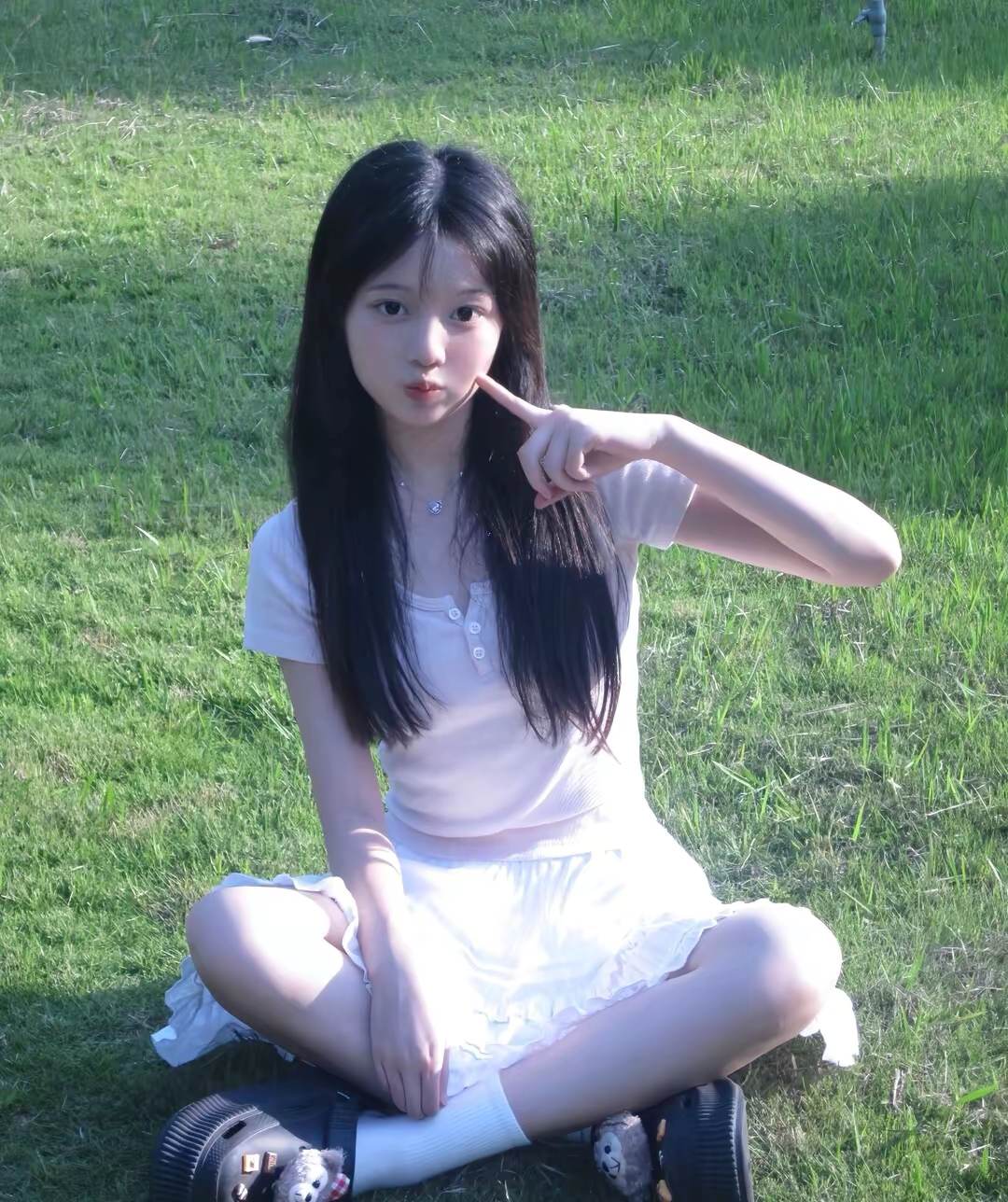 <p>甜美女孩 <!--{img:0}--><!--{img:1}--...