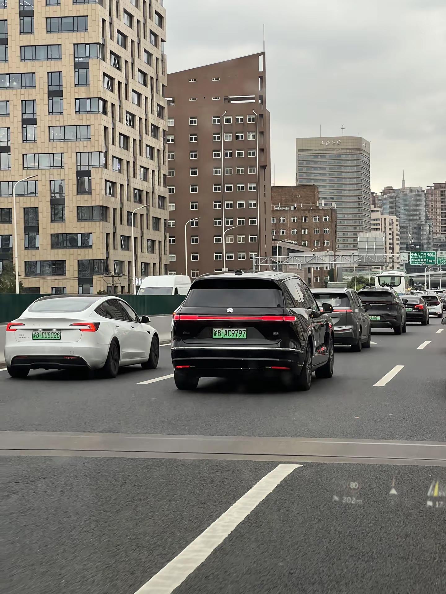 这样看es9好像又没必要换了，es8还是很帅的！蔚来es8