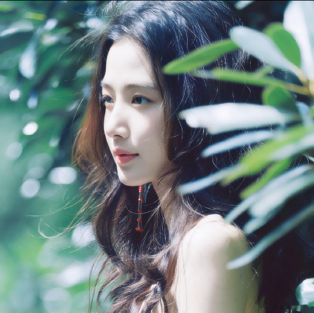 #卢昱晓[超话]##卢昱晓来到地球的另一边##卢昱晓遇见才晓##卢昱晓#  风会捎来温柔，所有美好都在向你奔赴。 ​