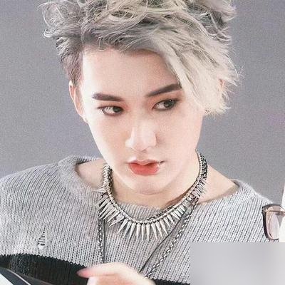 十几秒的无声戏，全网都在喊封神，郭柯宇这回真把养母演绝了。
《兰香如故》大结局，薛桂花冒死托孤后关门回望那一段，一句台词没有，眼神里全是戏。临终遗言更是被弹幕刷爆，说这是中年女演员的天花板。
可谁能想到，她当年上《再见爱人》，纯粹是因为大病初愈、没活儿干，为了挣钱才接的。她自己跟鲁豫说的，那时候