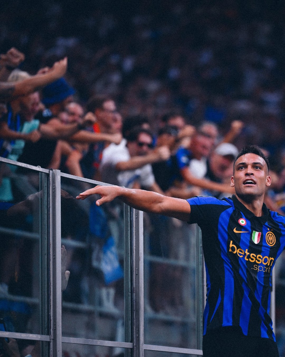 已经1️⃣小时没发劳塔罗了[无聊]

看不厌，根本看不厌🖤💙

#ForzaInter##国际米兰3比2那不勒斯##国际米兰[超话]# ​