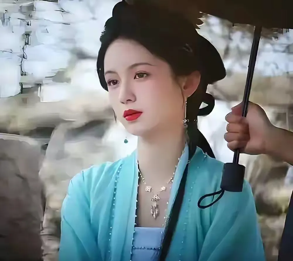 周也的美，很有辨识度！