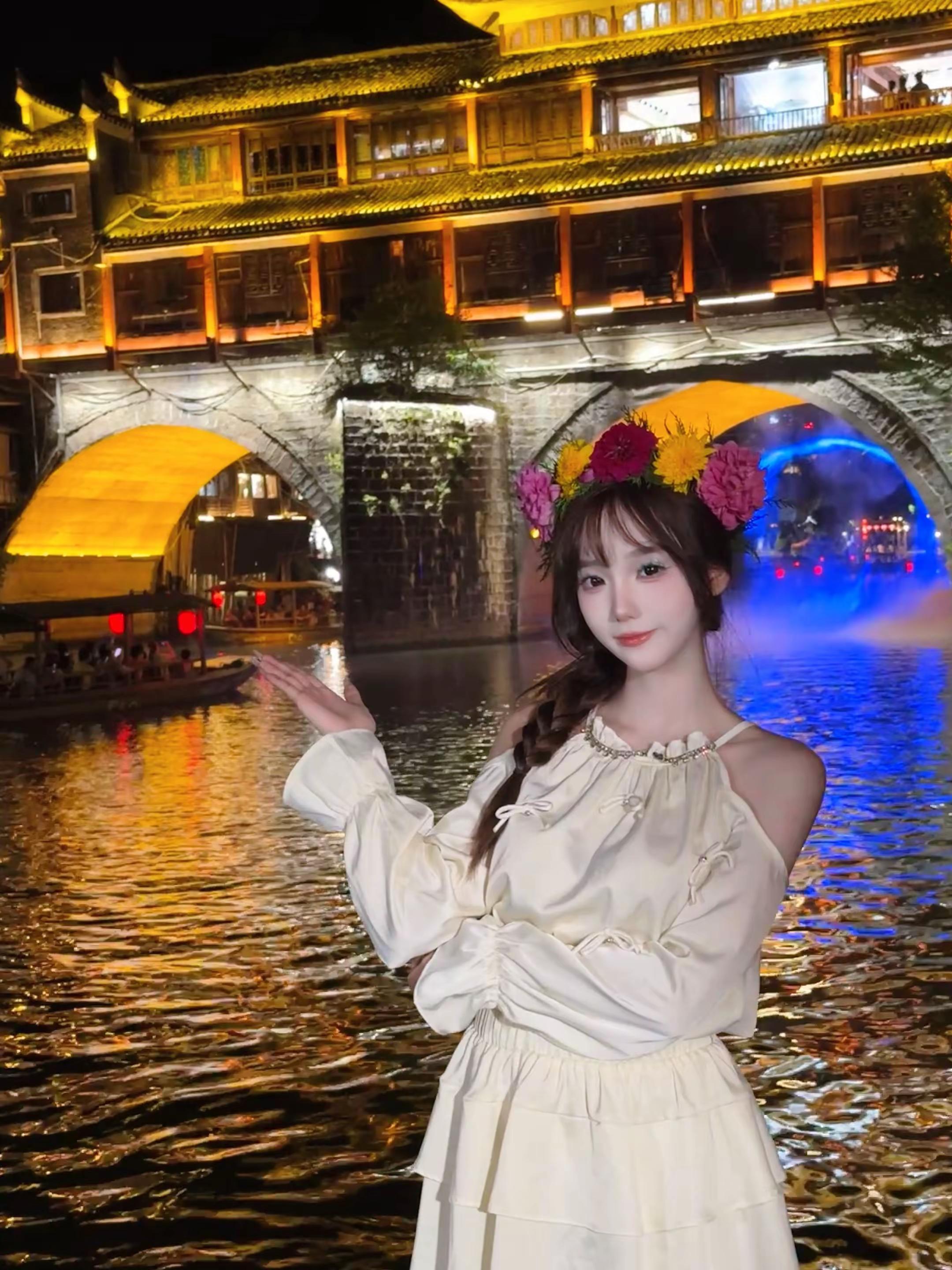 <p>笨蛋美女 <!--{img:0}--><!--{img:1}--...