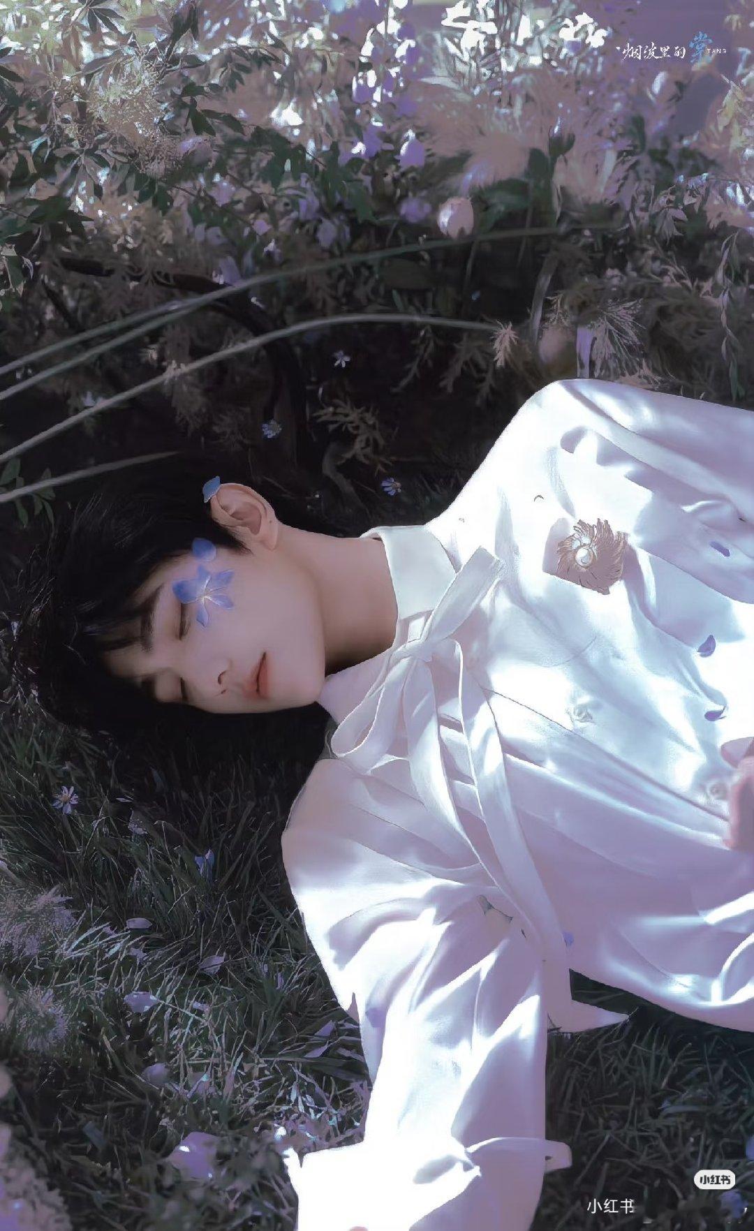 #杨洋[超话]# 
杨洋工作室出了一个绝世大美人#杨洋工作室出高人了# ​