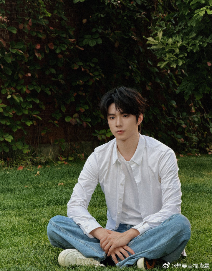 #刘耀文[超话]#🐺 #刘耀文# 🐺
小呆呆🥺。。 ​