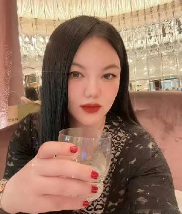 李湘连掌纹都打上码了！果然有钱人在意的东西就是多<span class...