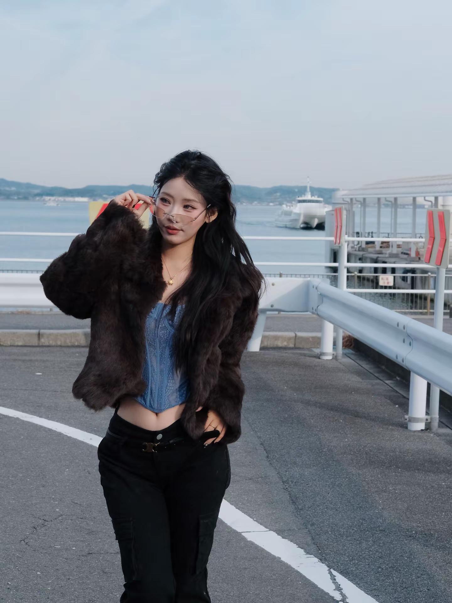 <p>辣妹穿搭 <!--{img:0}--><!--{img:1}--...