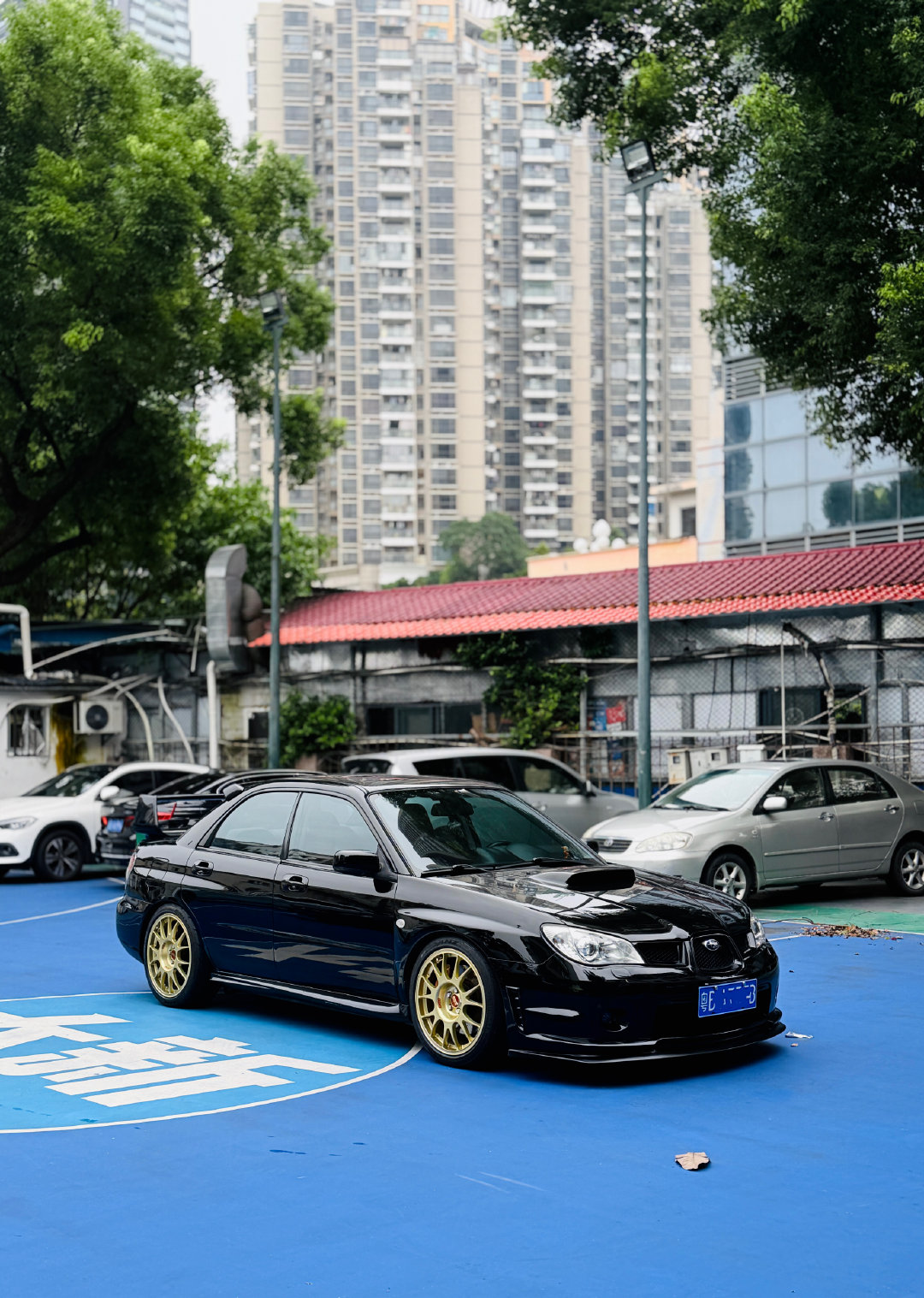 给斯巴鲁买了套轮毂 小吴问多少钱
我说2000块钱带胎
回来我要发微博装车唔得你们别多嘴啊[微笑]保持和谐共处 ​