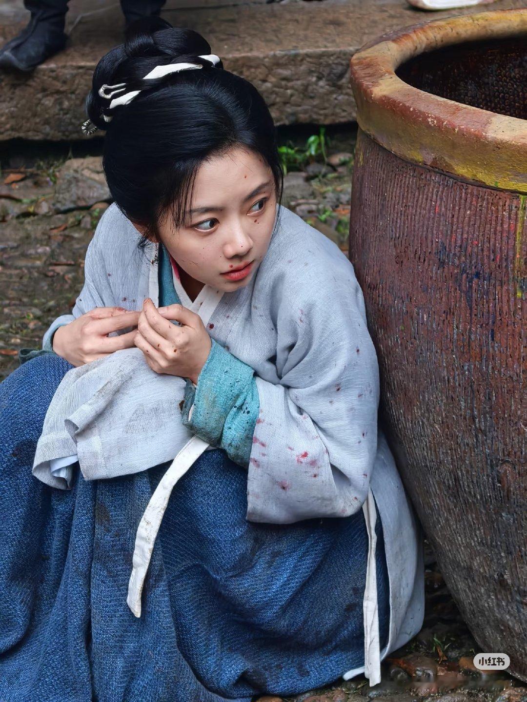 “麻烦允许这个世界存在这些把表演当成正常职业踏实演戏的演员好吗”
#谭松韵流量花长相争议##谭松韵兰香如故##谭松韵许兰香# ​