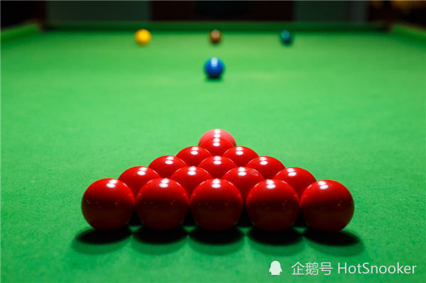 2026斯诺克英国公开赛第二个比赛日打完，中国选手喜忧参半，赢了四场，也输了四场。有人顺利晋级，也有人大比分领先之后被翻盘，这一天的剧情不算平淡。
 
这届英国公开赛赛制跟常规赛事不一样，全程七局四胜，每打完一轮就重新抽签，没有种子保护。排名高的选手容错空间很小，状态稍微不稳，就可能直接出局。