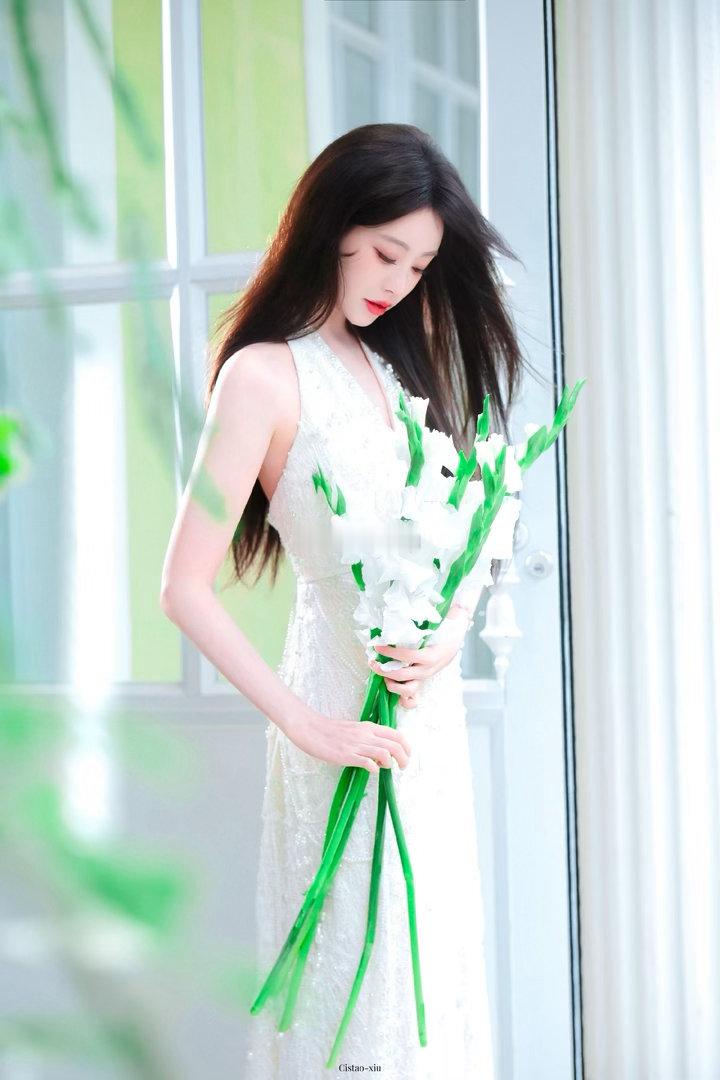 #祝绪丹[超话]#  感觉风都是香香的[哇] ​