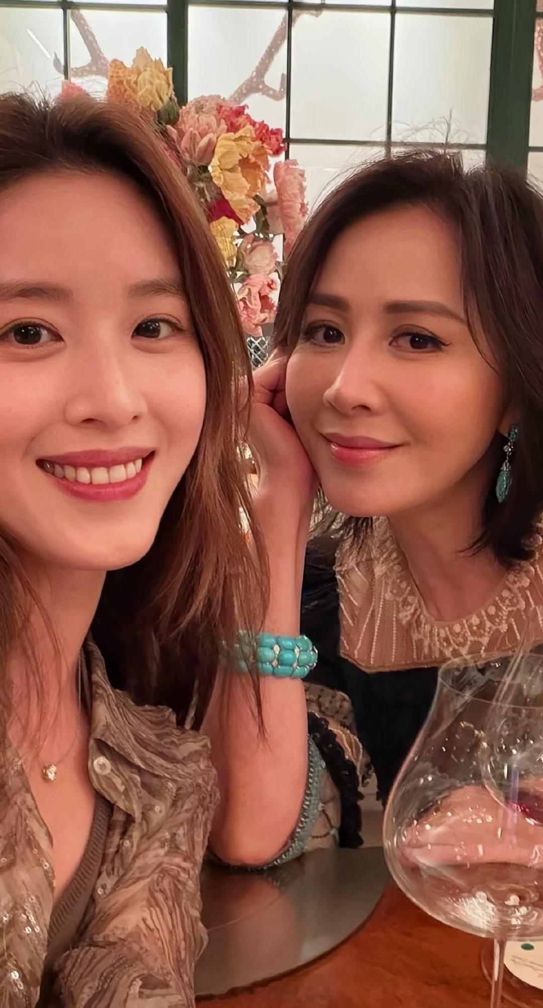 后来她和嘉玲姐取经，婚姻之道，不对抗，借力打力。

现在章泽天已经过情关了🚪 ​