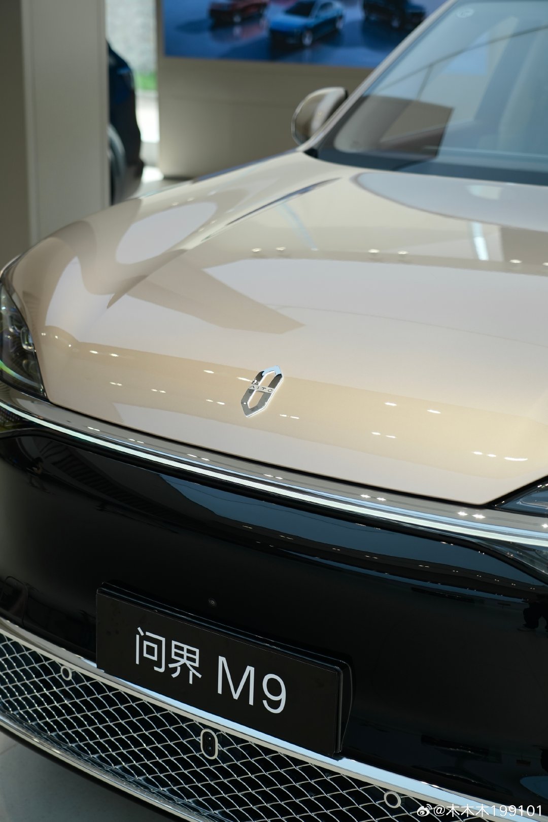 真正的高级感从不喧哗#问界M9Ultimate展车进店#于和伟[超话]# ​