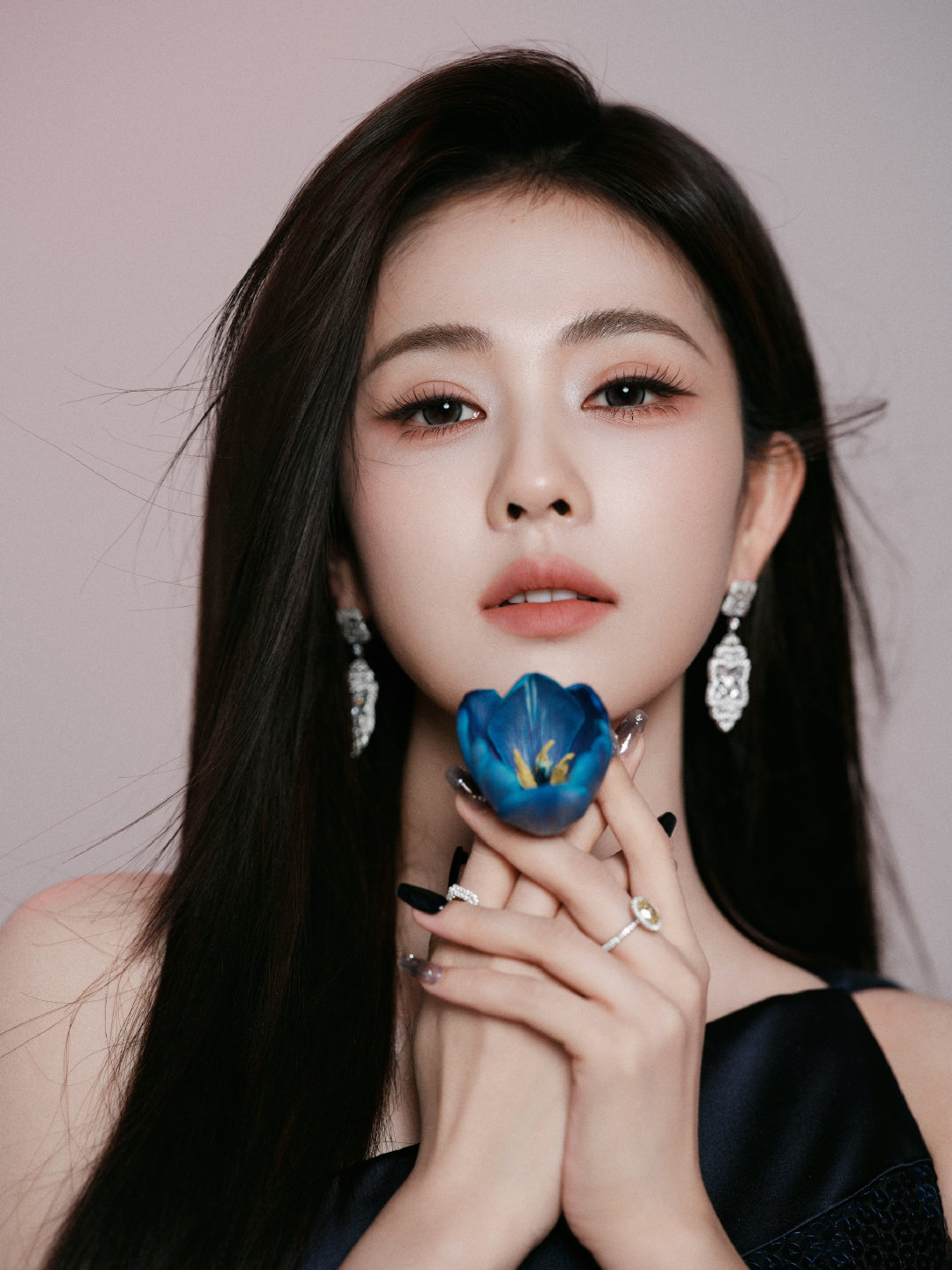 #白鹿什么时候出图#顶流剧花的魅力＆影响力独占星光，先来欣赏一下女神以往线下风采缓一缓[手指比心]
#白鹿BAZAARGALA2026#·#白鹿超级玩家芭莎之夜# ​