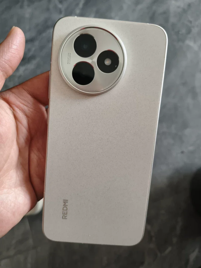 红米旗舰沦为千元机，天玑9400++7410mAh+10