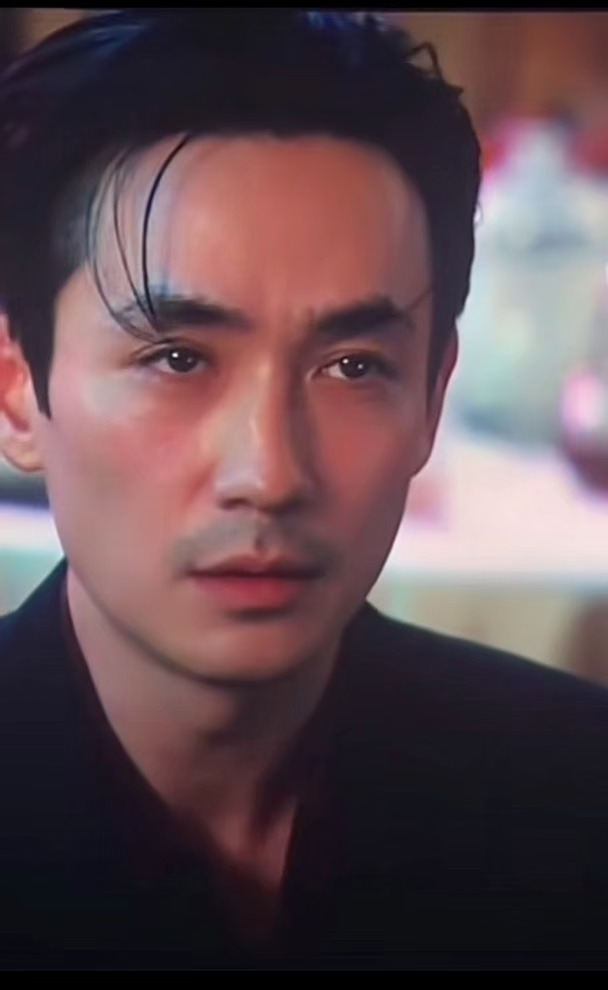 冷若冰霜，艳若桃李