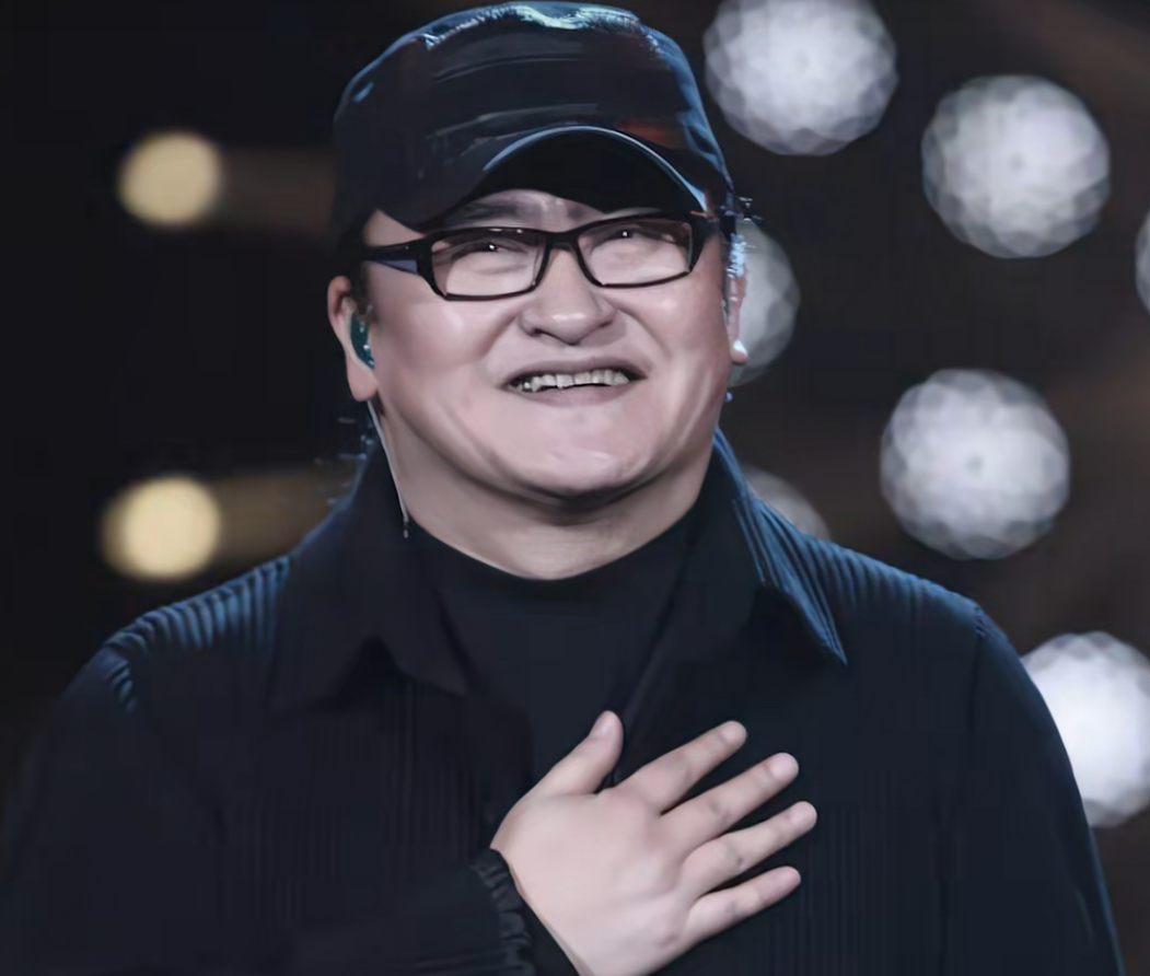 著名音乐家刘欢在上海病逝 享年63岁
        对外经济贸易大学发布讣告：该校退休教师、著名音乐家刘欢，于2026年9月25日上午9时52分在上海病逝，享年63岁。遵照其遗愿，丧事从简，不举行追悼会。
      刘欢1963年生于天津，曾演唱《少年壮志不言愁》《弯弯的月亮》《好汉歌》《千万次