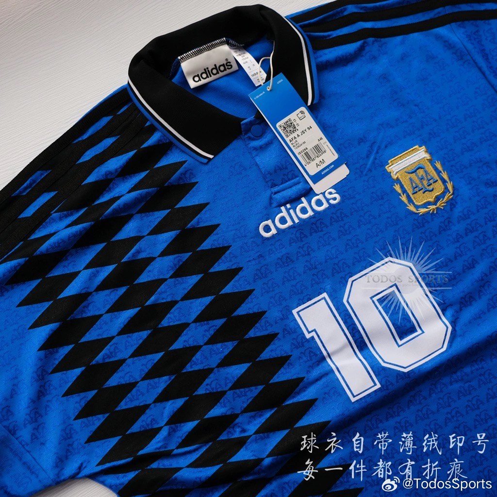 #阿根廷# 1994复刻 补了马拉多纳名字，要印梅西也可以预订，缺XL，其他码有
--Todossports Classic ​