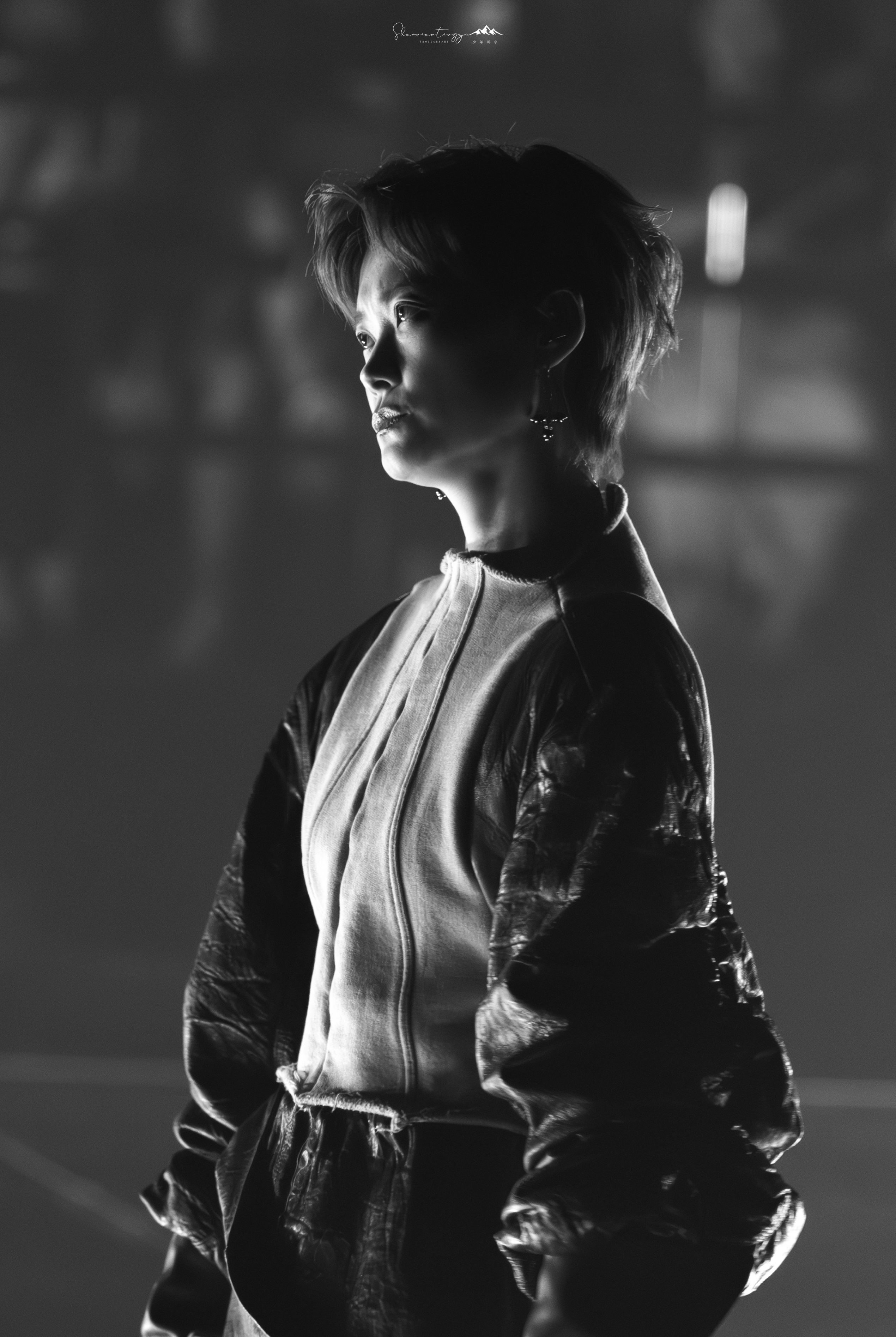 #李宇春[超话]#  
末世中一脸天真地熟稔于杀戮的新物种。
#李宇春2026皇后与梦想巡回演唱会##李宇春北京演唱会收官站# ​