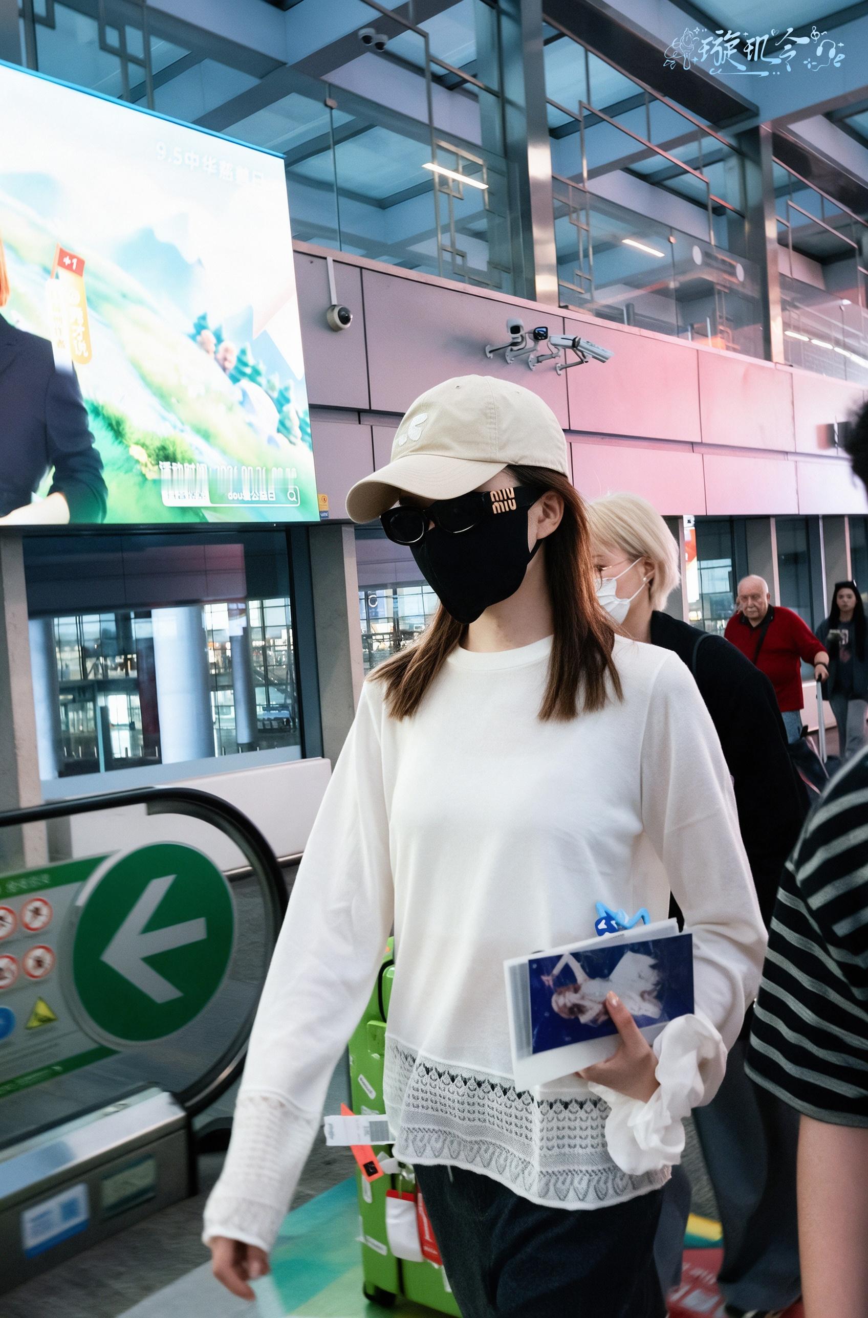 #陈卓璇[超话]# #陈卓璇 丝绸之路国际电影节# 
2026.09.20
   PEK🛬 录制辛苦 今天稍显混乱 我们下次见
大型拼豆别送了，各位璇风下次注意
​