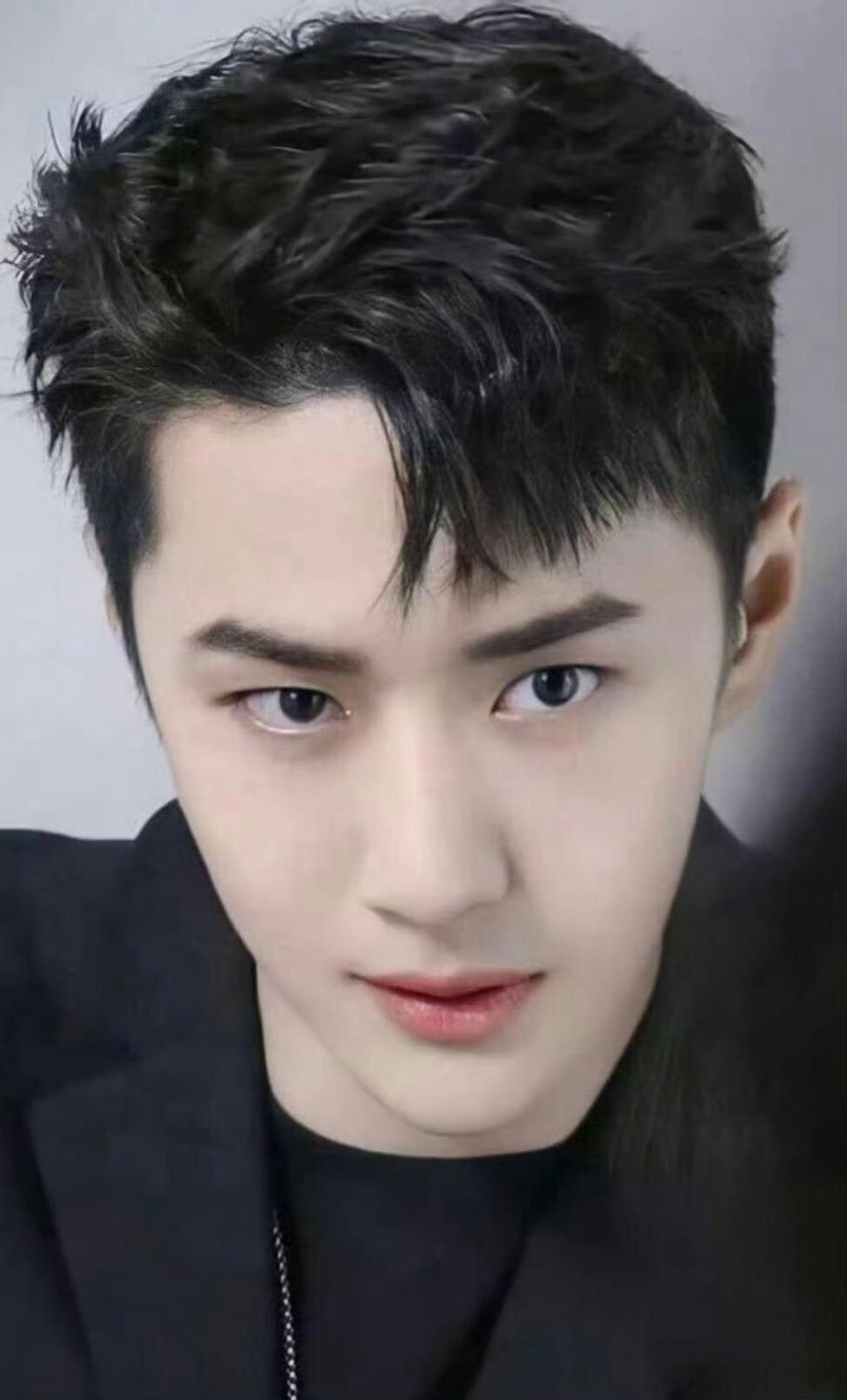 [超话]   你让我想起光辉，希望，以及人间的美好💚💚💚​​​