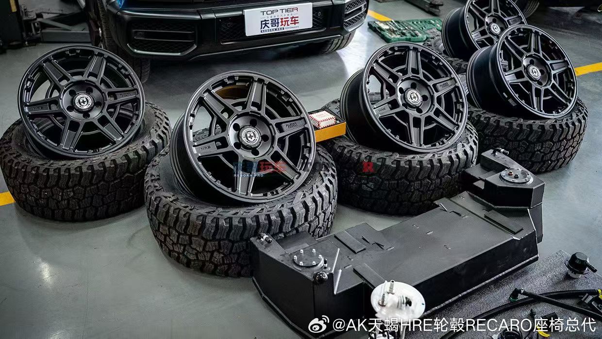G63升级HRE FT1黑色轮毂

硬派大G专属🔥 #改装##改装车##汽车改装##汽车改装资讯# ​