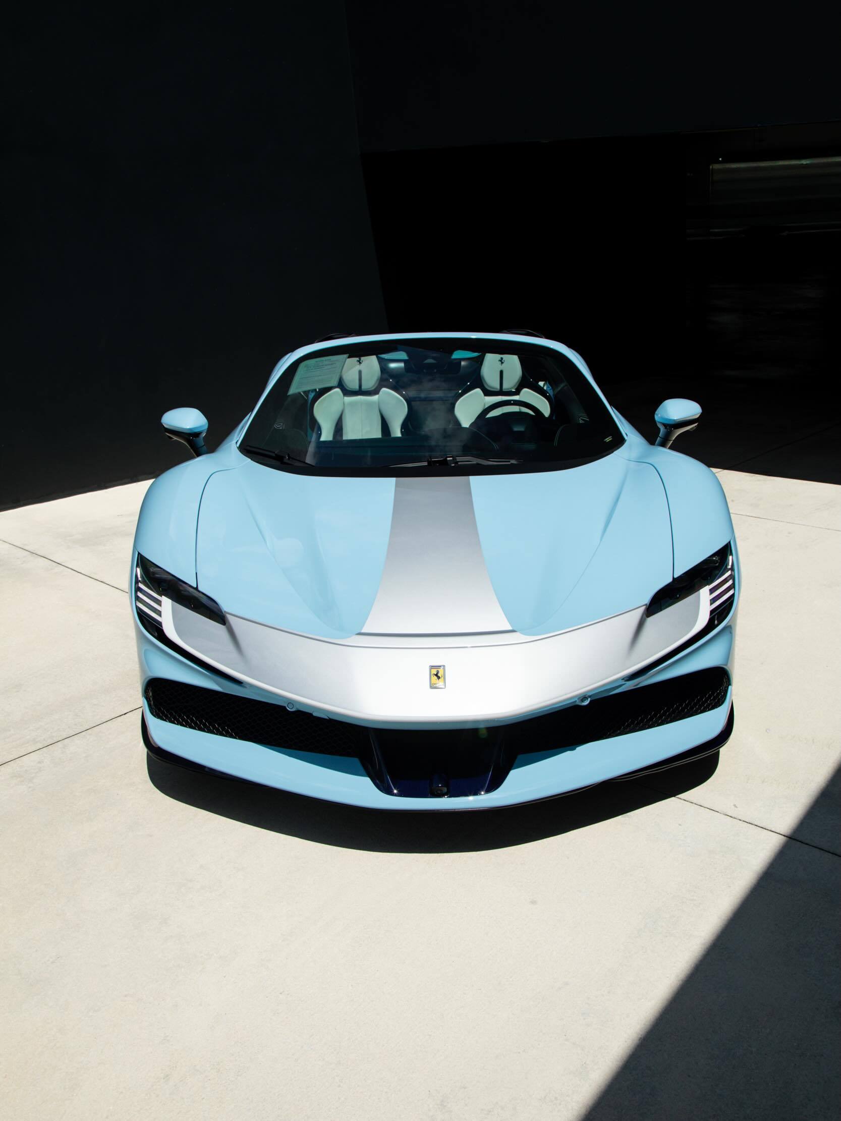 法拉利SF90 Spider Assetto Fiorano  车身银...