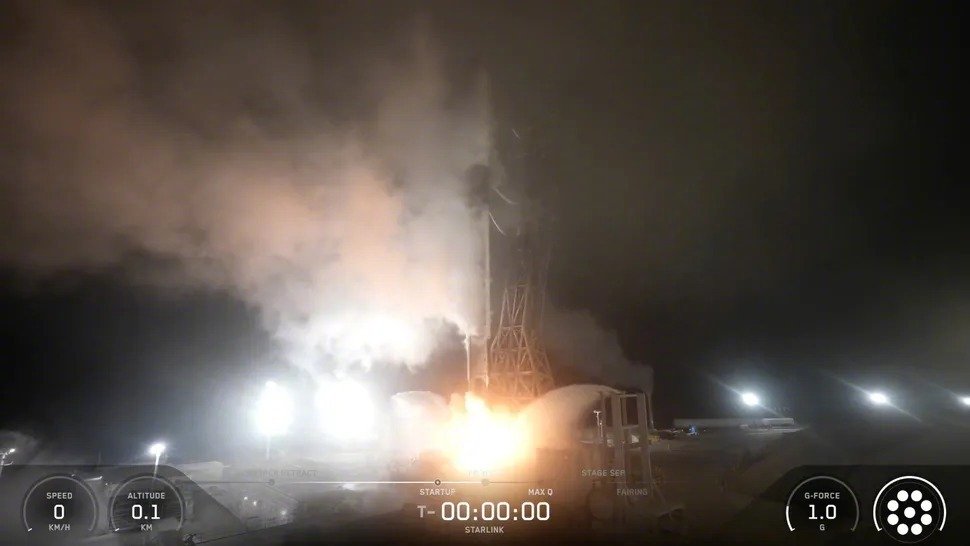 【#SpaceX完成今年第100次火箭发射任务#】美国东部时间 8 月 19 日凌晨，SpaceX 用一枚猎鹰 9 号火箭完成了 2026 年的第 100 次发射任务，将 24 颗星链卫星送入轨道。目前，SpaceX 在轨星链卫星已近 1.1 万颗，今年已有 74 次发射专用于此。马斯克还计划未来用星舰实现年发射 1000 次。#SpaceX##星链# ​