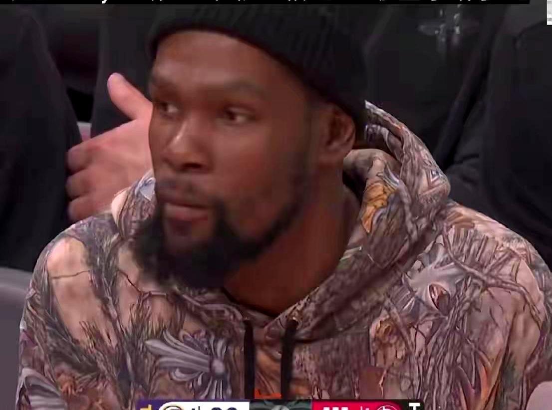 火箭季后赛打得再挣扎，有个人的位置却稳如泰山。    这个人就是阿门·...