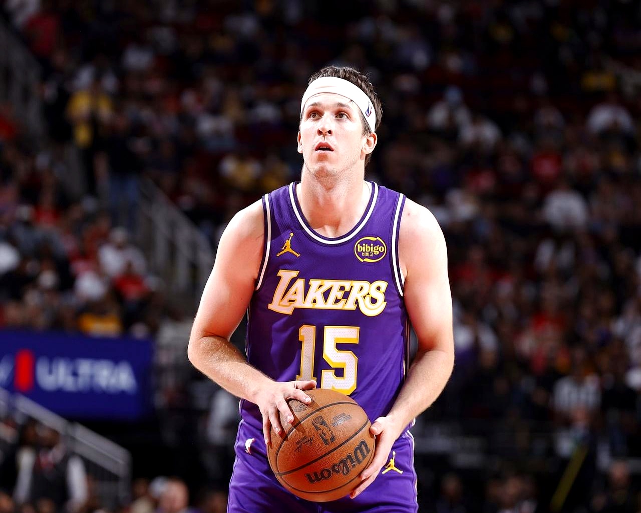 41岁的詹姆斯，真扛不住了。    客场比赛肉眼可见的疲惫，湖人队不能...