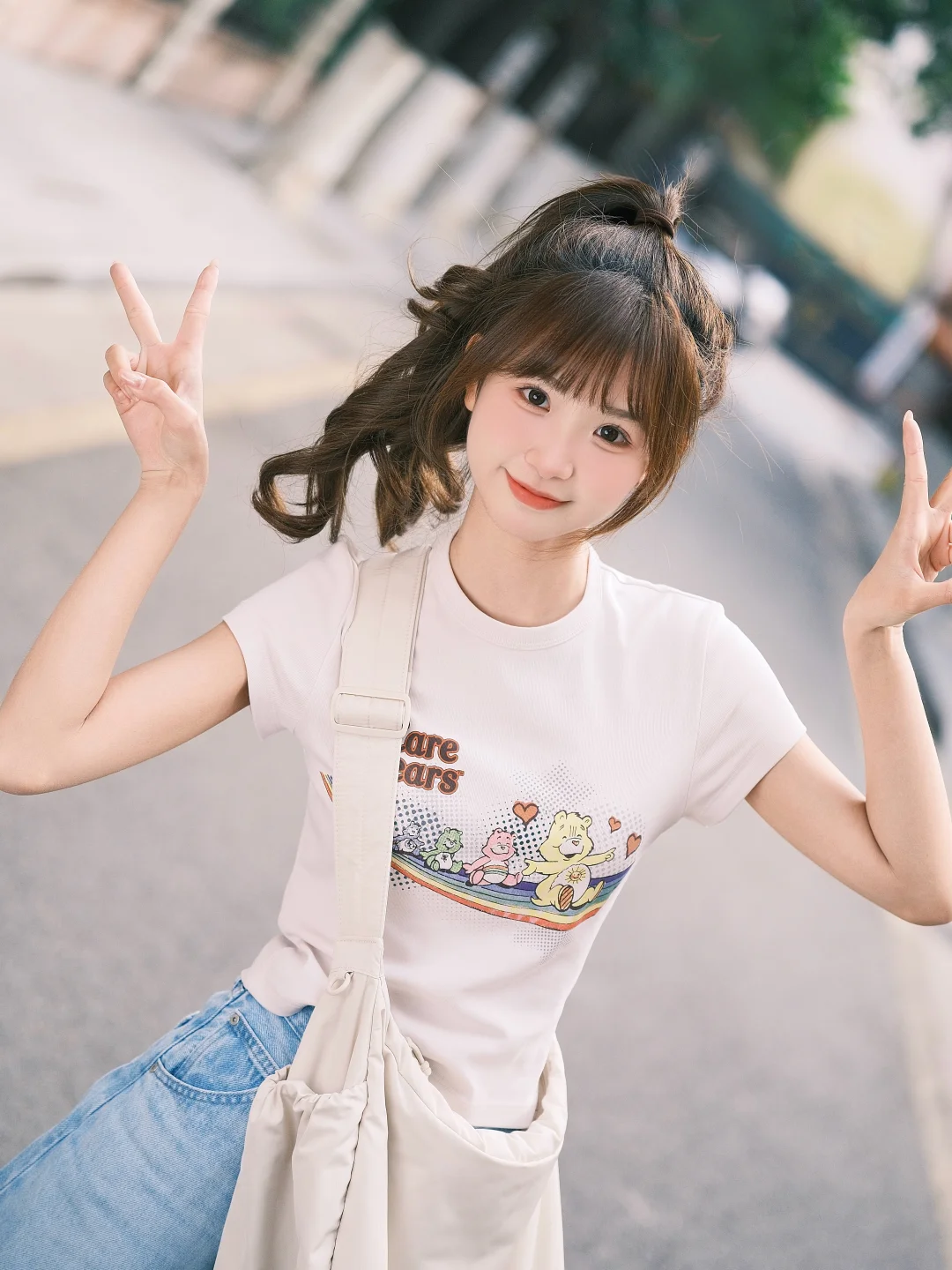 很内向 拍照只会比耶✌︎︎• ·̫ •✌︎︎