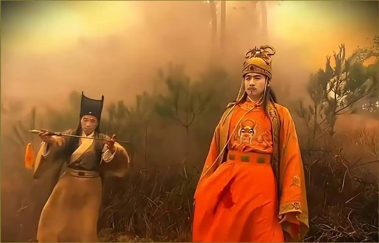 不知崇祯皇帝在煤山上吊前，有没有想过，为什么他鸣钟上朝时，满朝文武竟然没有一个人来？为何他上吊时，身边只有一个太监王承恩，变成了真正的孤家寡人？

1644年，李自成率领农民起义军攻进北京，在这之前，大学士李建泰信誓旦旦说要带兵替皇帝分忧，谁知转头就投降了，太监曹化淳打开了彰义门，迎接李自成大军。