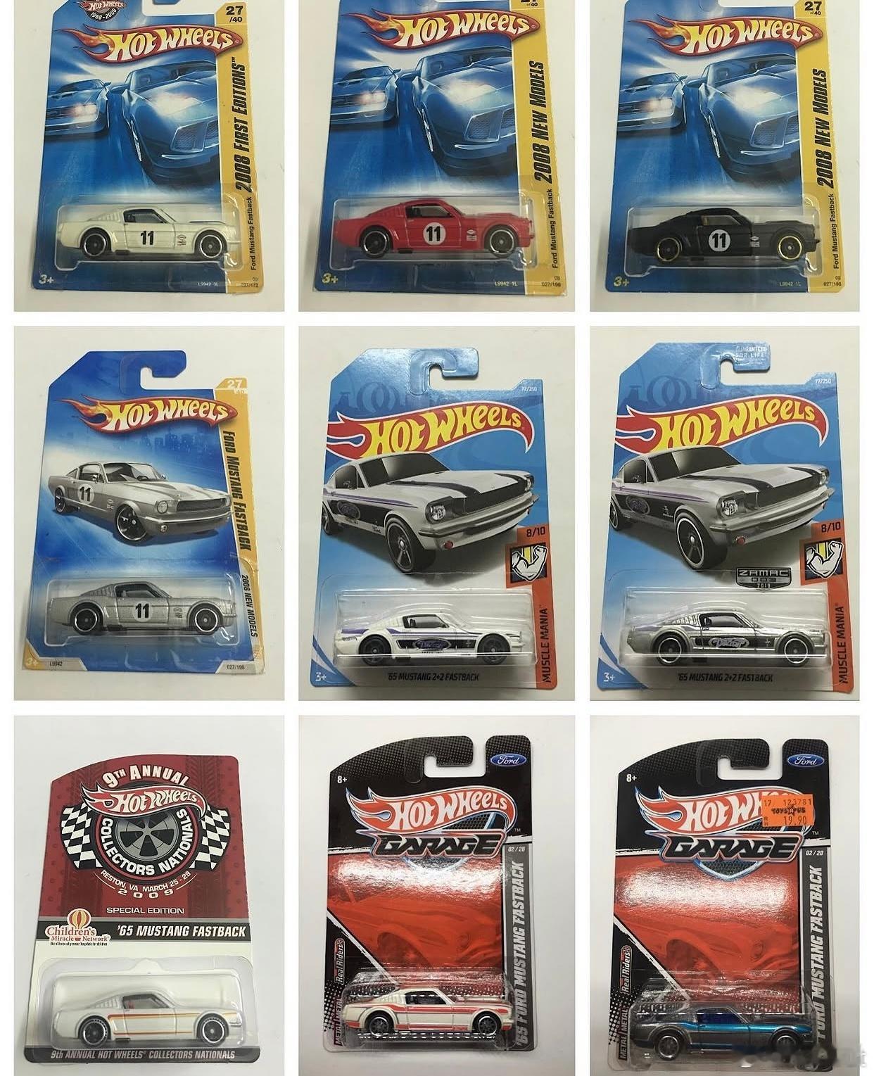 #风火轮故事每日科普[超话]#  图中的主打收藏是 风火轮（Hot Wheels）1965年款福特野马溜背车（'65 Ford Mustang Fastback） 的 1:64 比例车模板卡。这些模型展示了该单一车型在不同年份和系列中的多样化涂装（变体），是风火轮玩家非常经典的车型收藏展示。板卡中包括了 50 周年纪念版系列、Street Be ​