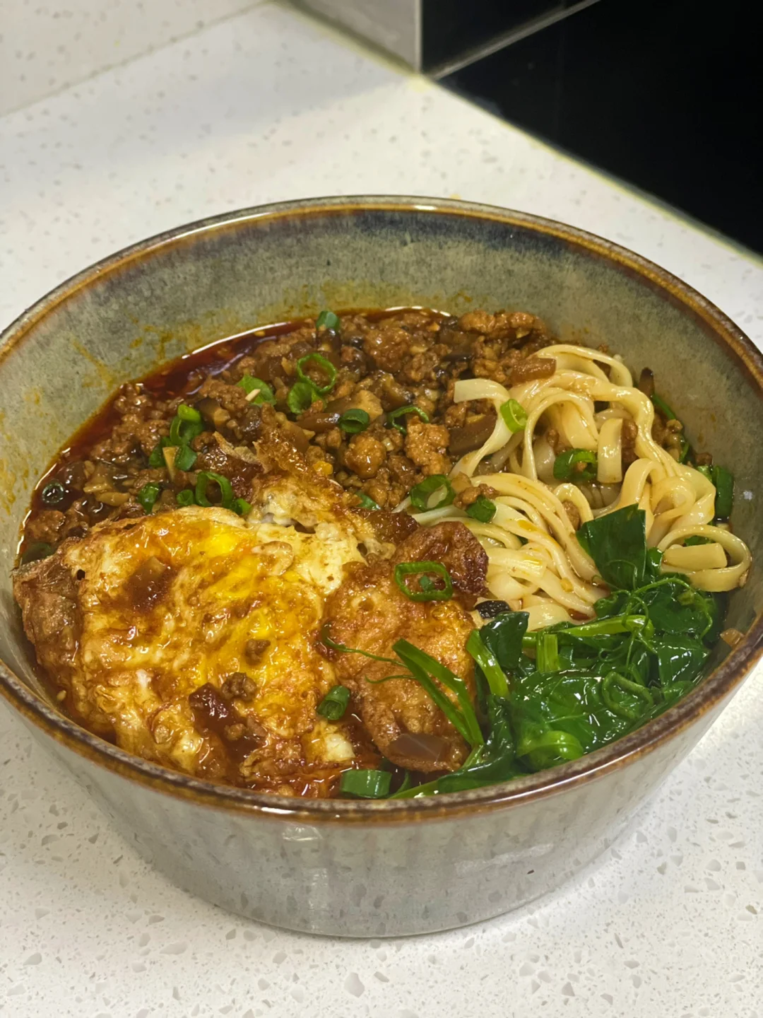 可以随意加料的干馏杂酱面，超爽超过瘾🤤