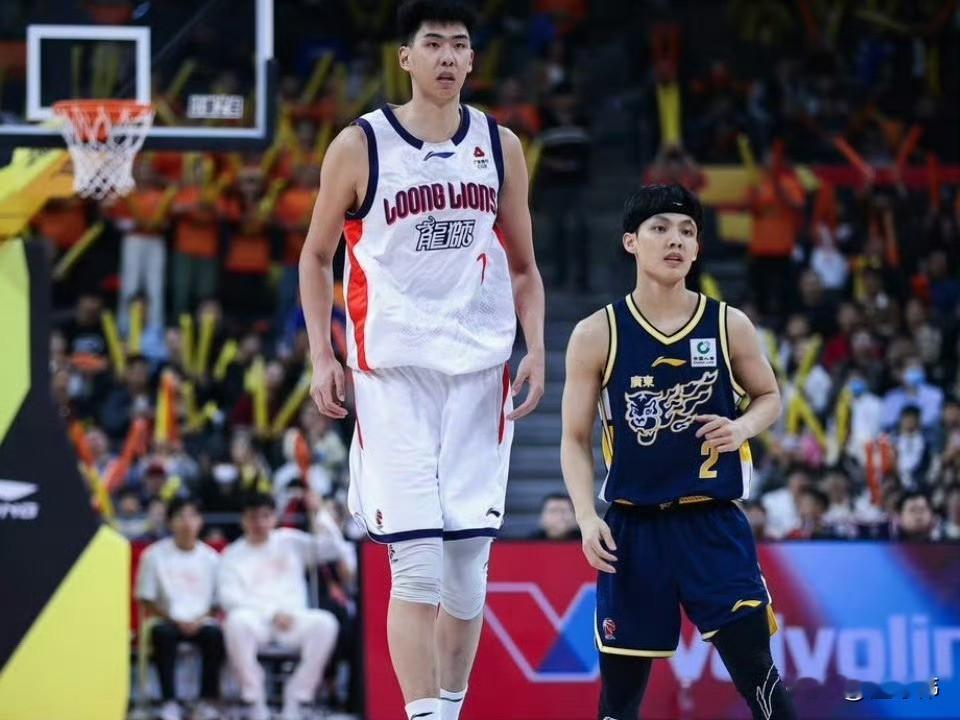 两大中锋的较量！徐昕谈徐杰：  “很期待。”  “杰哥是非常好的球员。...