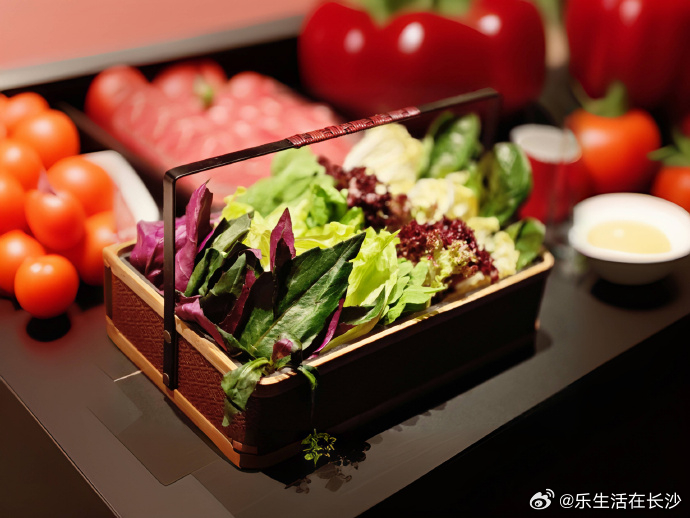 【 “吃饱”和“吃好”是两码事。营养均衡不光看吃了多少，更要看吃得全不...