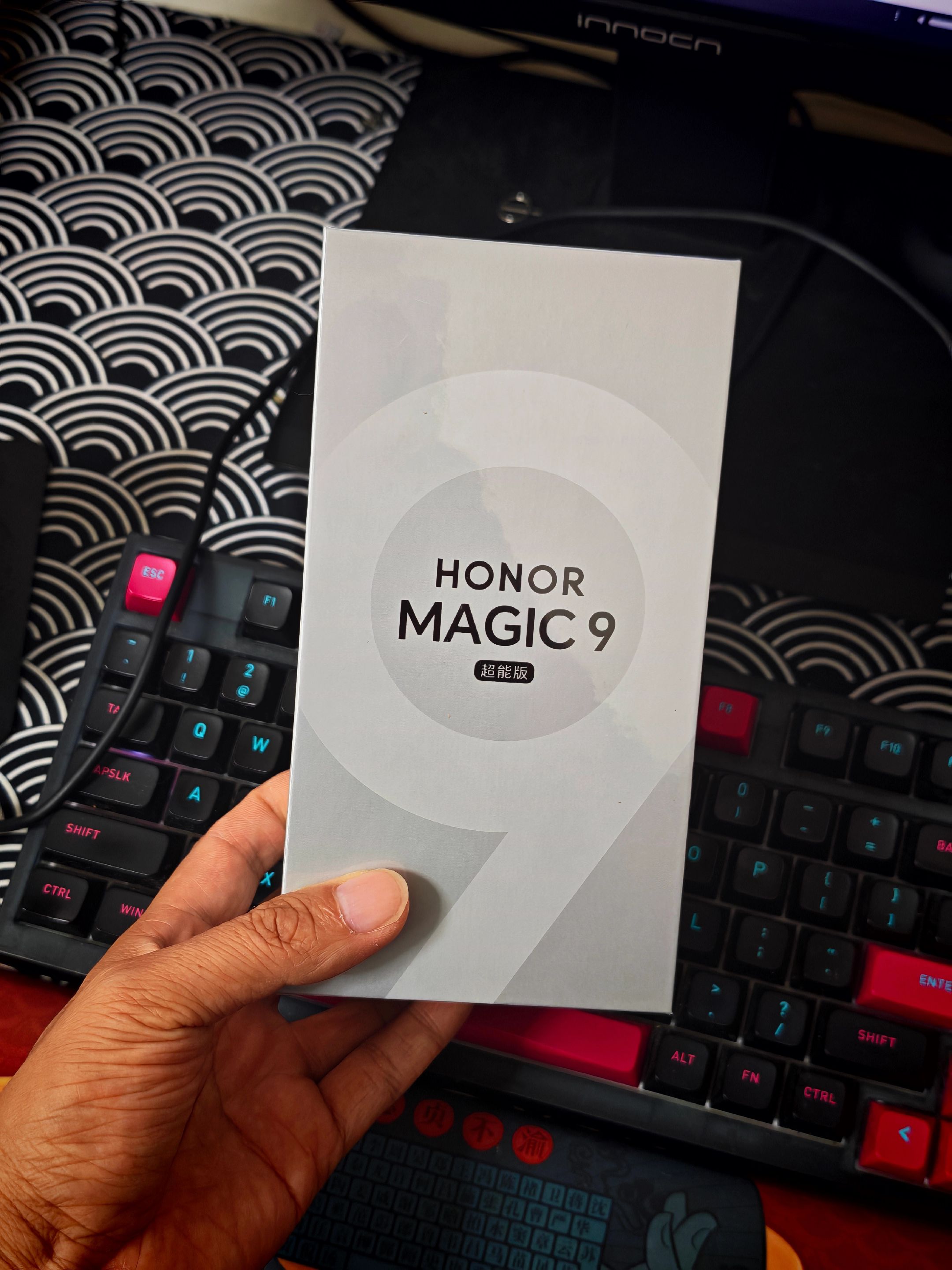 荣耀Magic9超能版已经拿到了

想问什

尽管问！
荣耀magic9