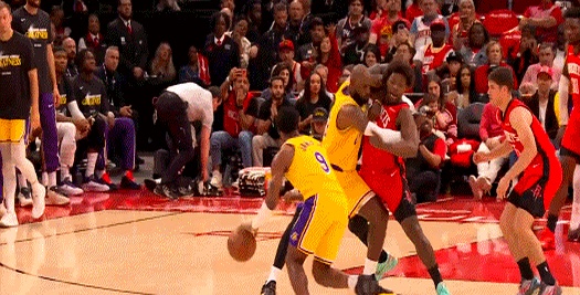 历史真的被改写了！    NBA季后赛历史上，头一回出现了父子连线得分...