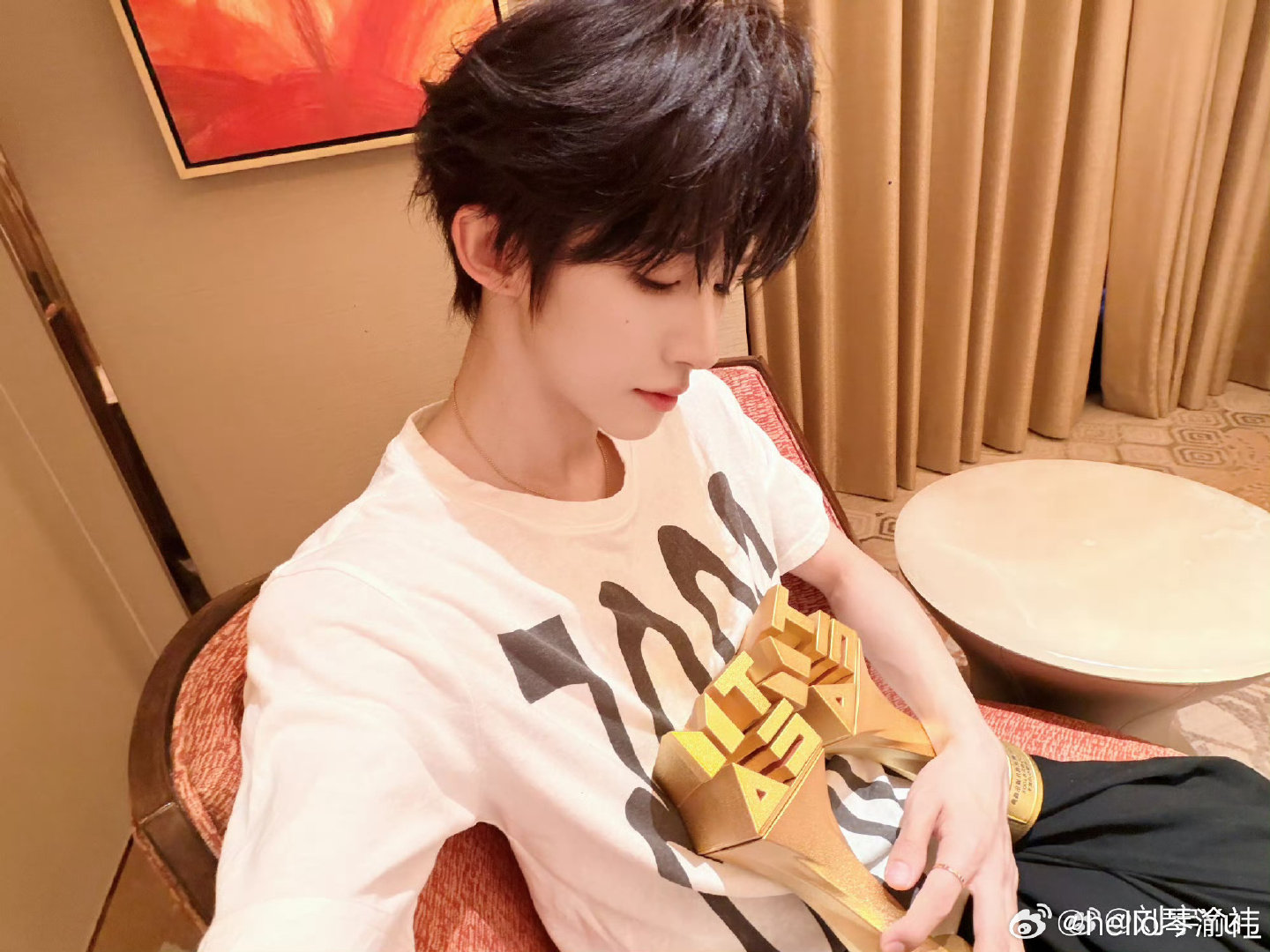 #刘宇[超话]##刘宇国风美少年# ly#刘宇全能艺人# 

看着对你铺天盖地的谩骂 我发誓无论以后多坎坷我都会在

​