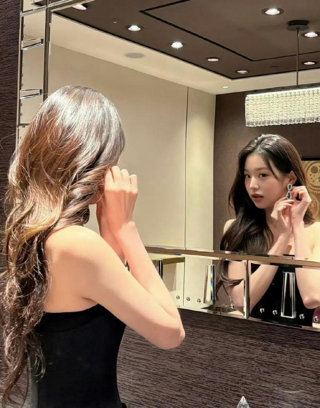 成长的意义

#张元英##张元英dior巴黎时装周# ​