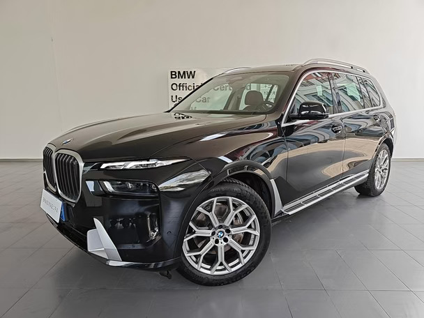 宝马24款 X7 xDrive40i 领先豪华 七座标配