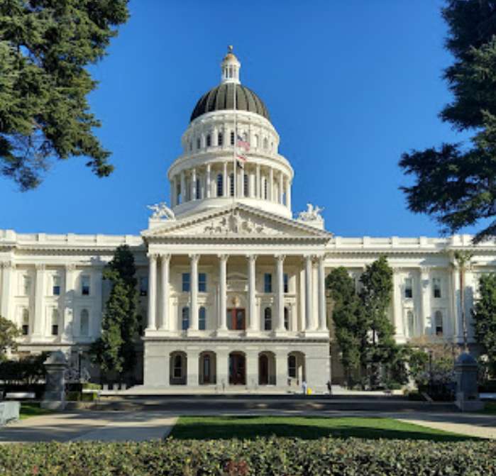 【加州再陷赤字旋涡 未来三年恐扩大至350亿美元】加州立法分析处（Le...