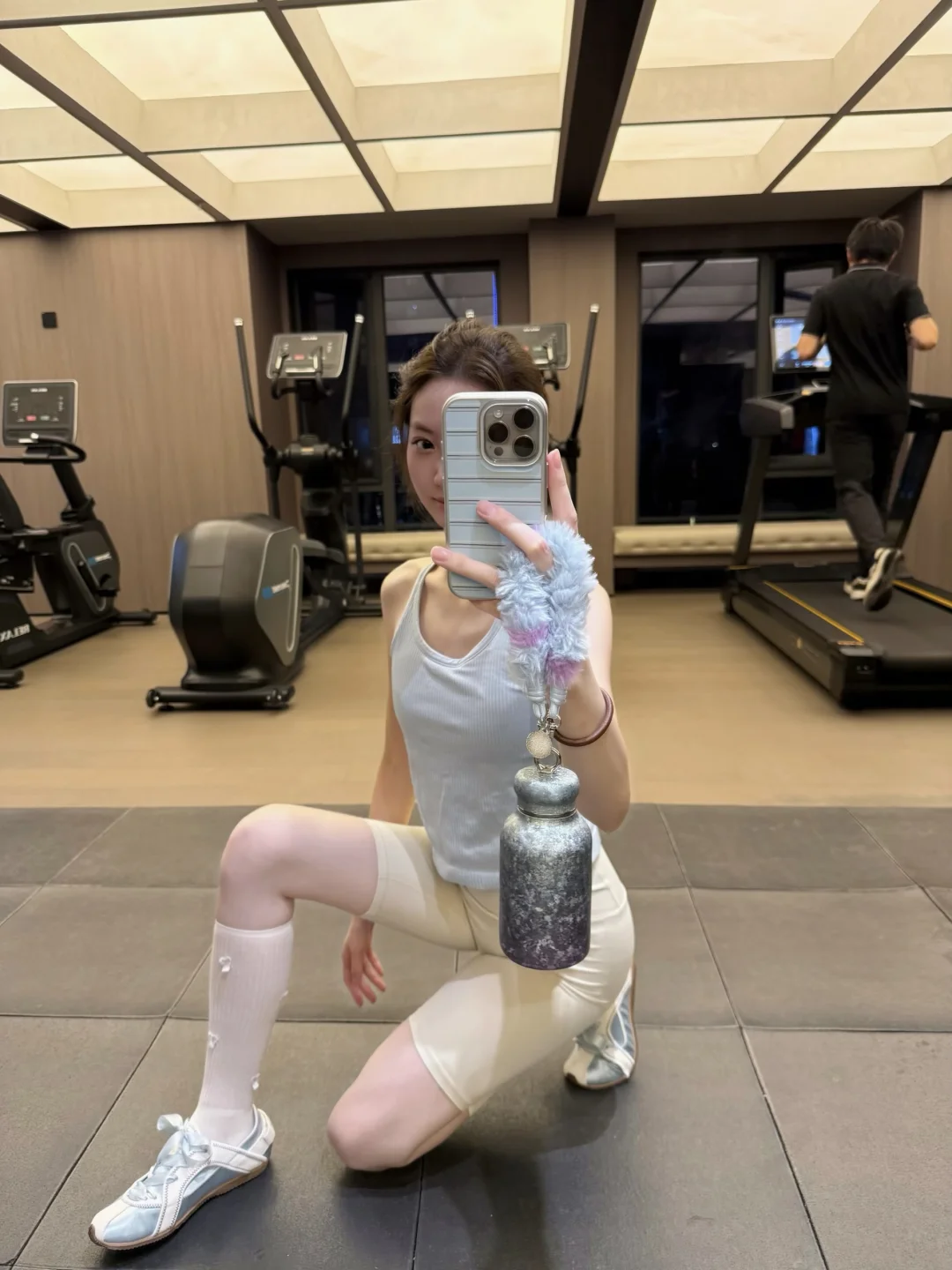 🤸🏼‍♂️🤳🏻