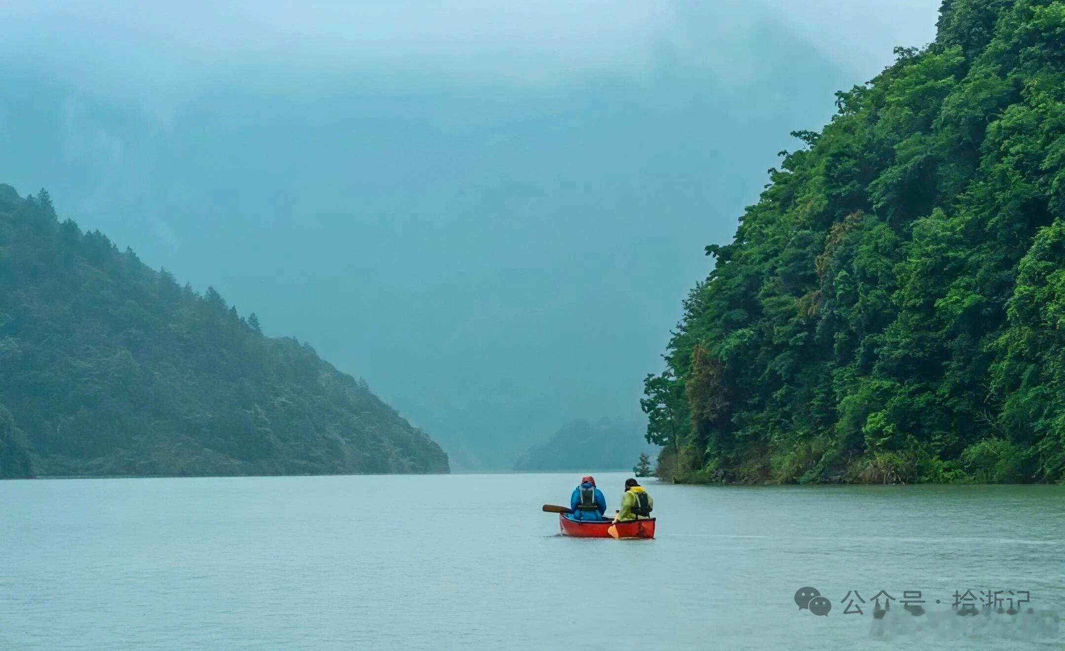 情满千峡湖滩坑水库，也被称为千峡湖，修建于2003年，是浙江省第二大水库。总库容41.55亿立方米，已经比千岛湖小太多，这座水库位于丽水市，坑跨青田和景宁两县。丽水青田  ​​​