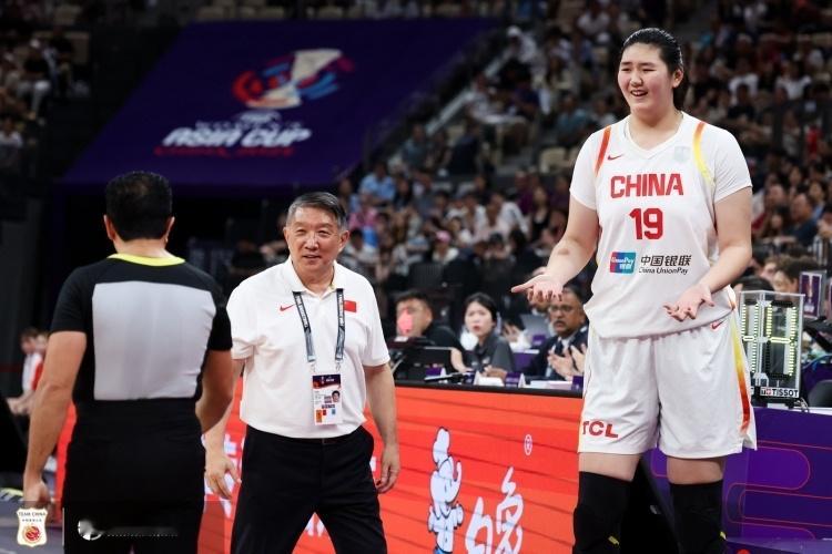 中国女篮在海口热身赛中69-65逆转尼日利亚，取得两连胜。两队将于12...