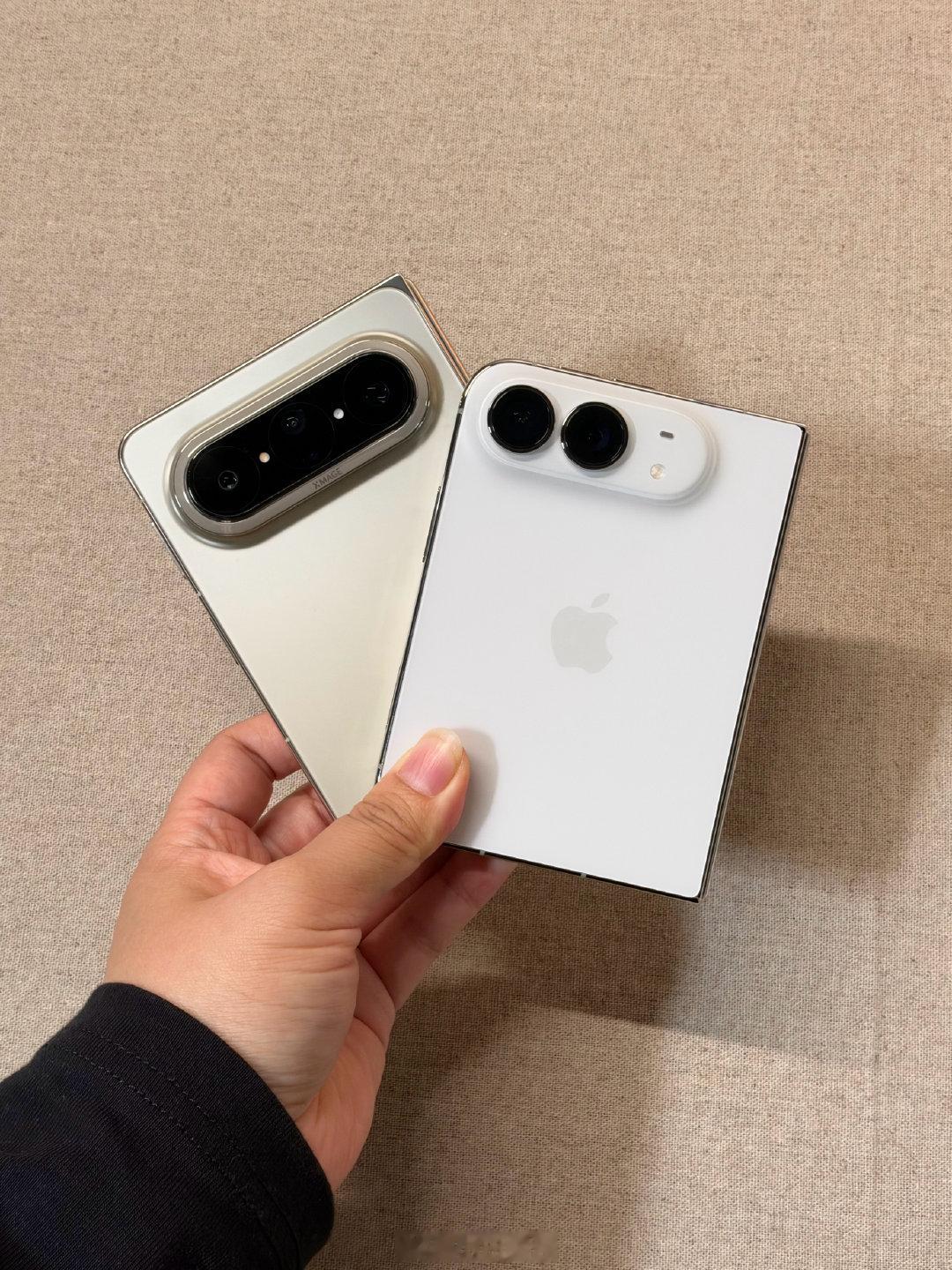 #iPhoneDuo PuraXMax#
1️⃣华为PuraXMax
2️⃣iPhone Duo
你选谁？[doge] ​