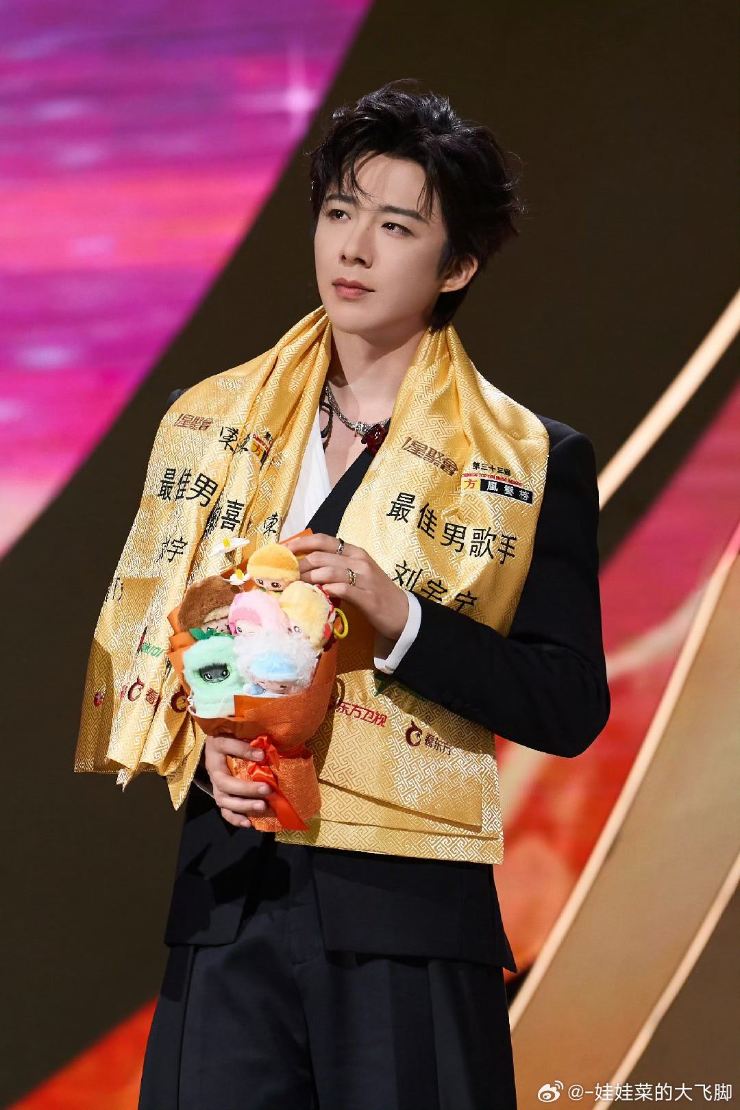 #刘宇宁新歌我想# | #腾讯音乐由你榜# | #摩登兄弟[超话]#
哪有什么一夜成名，是他踩着无数次跌倒的印记一步步爬上去的@摩登兄弟刘宇宁

刘宇宁铁证|刘宇宁高原|
摩登兄弟刘宇宁｜刘宇宁｜宁哥｜lyn ​